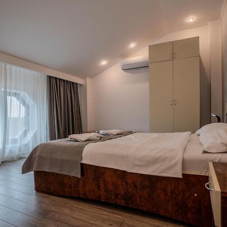 Hotel Emi Mihail Kogalniceanu ภายนอก รูปภาพ